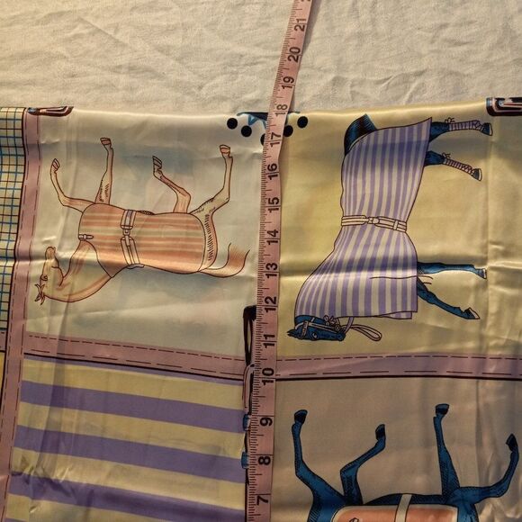Suzhichou Horse Printed scarf - Picture 5 of 6